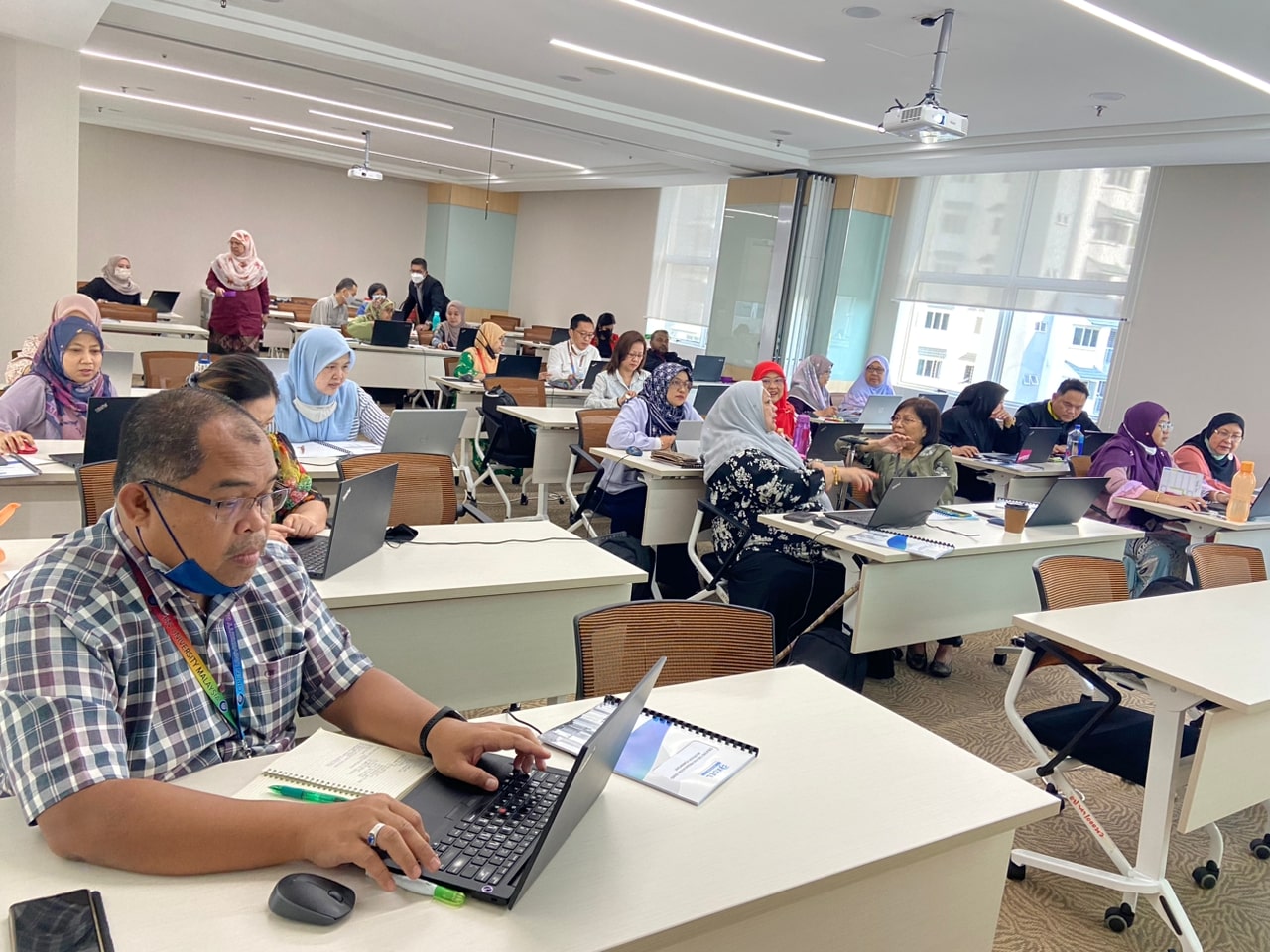 [HRD Corp Claimable Course] Creating Creative Presentations Using ...